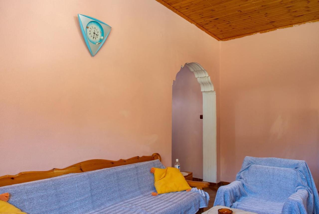 Agali Beach Pansion Mármaron Exterior photo