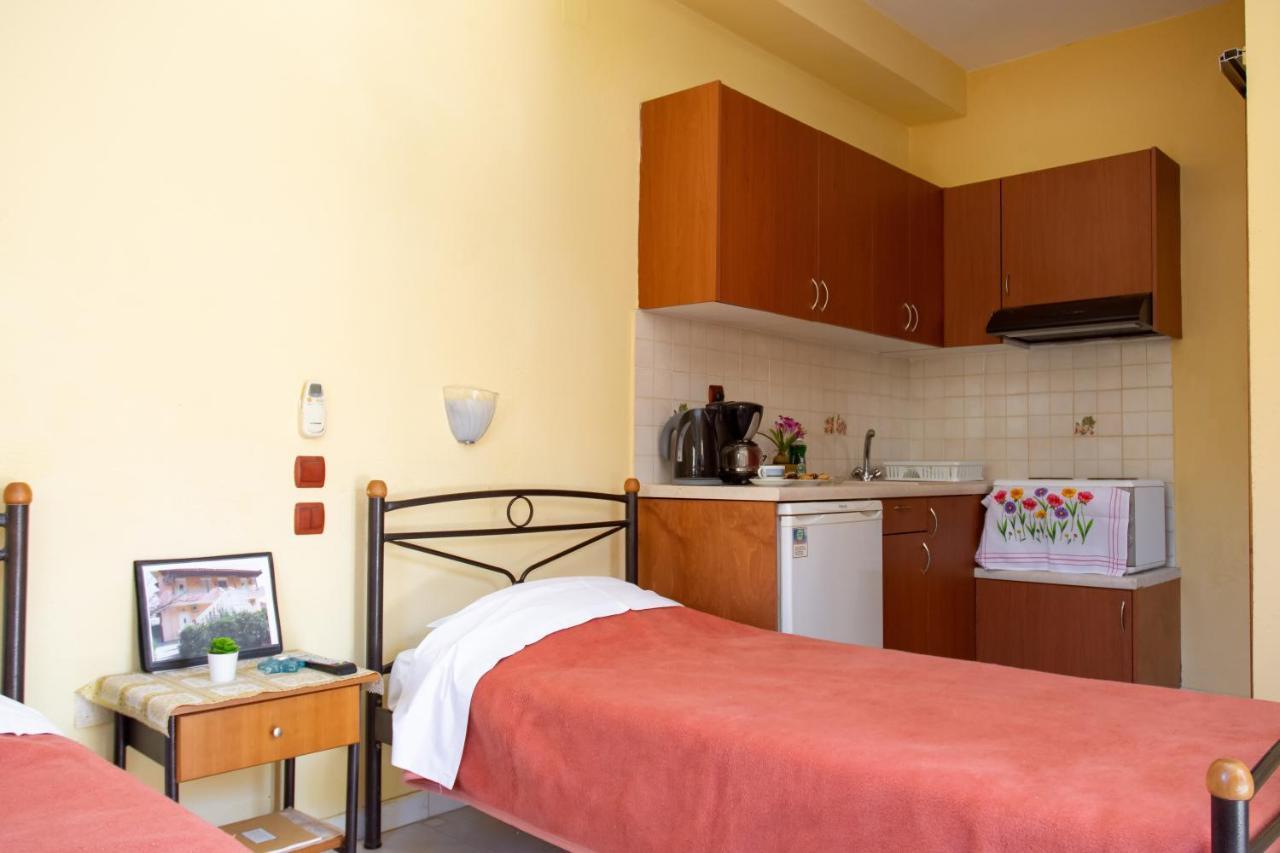 Agali Beach Pansion Mármaron Exterior photo