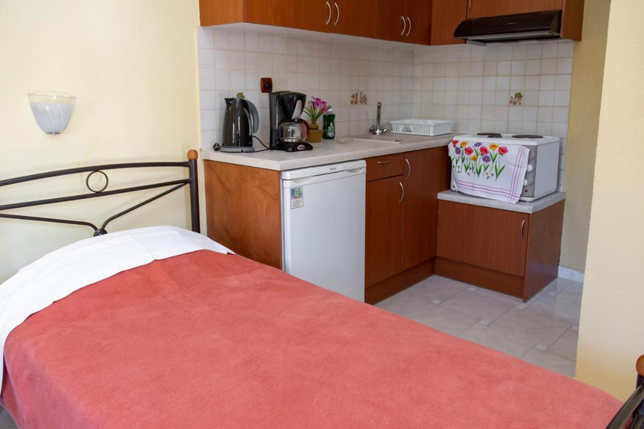 Agali Beach Pansion Mármaron Exterior photo